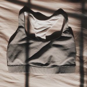 lululemon sports bra